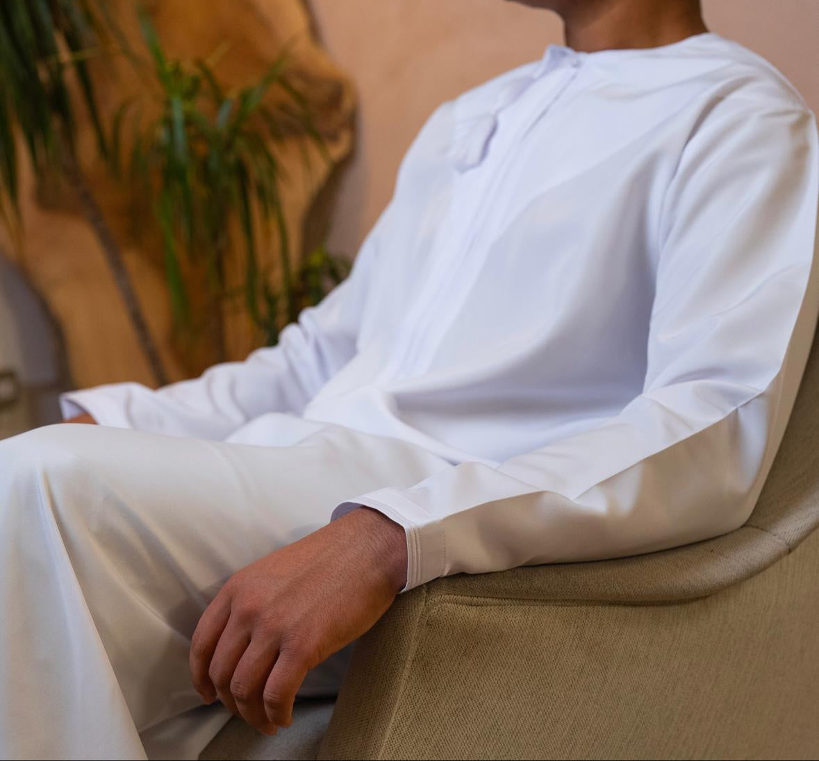 Arctic White Omani Thobe