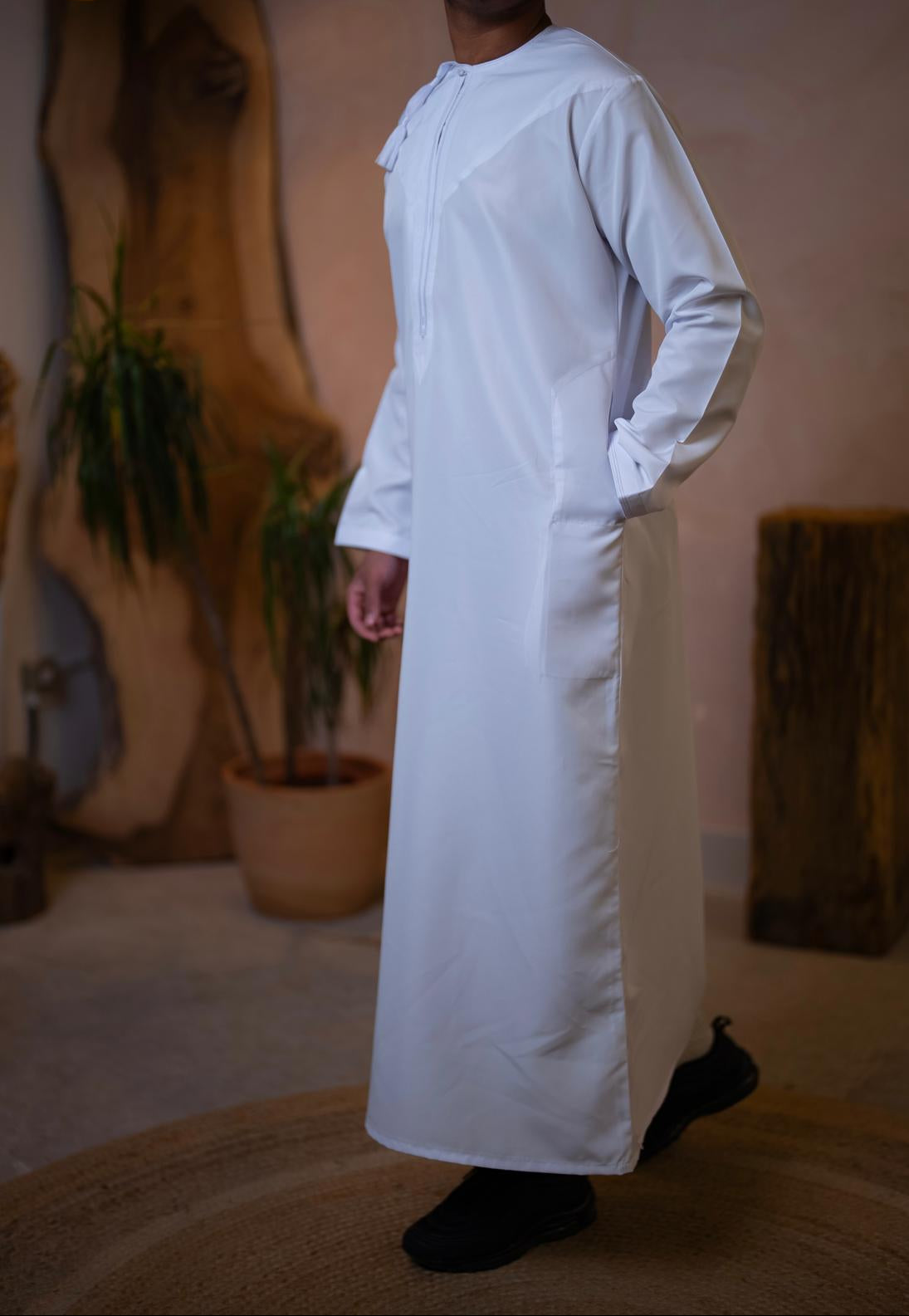Arctic White Omani Thobe